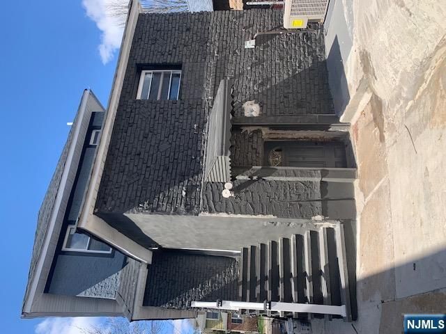19 Roosevelt Avenue, Ridgefield Park, NJ 07603