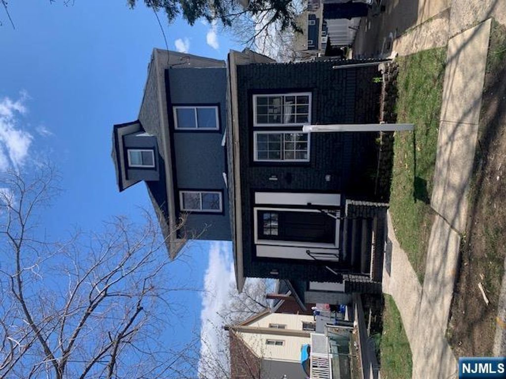 19 Roosevelt Avenue, Ridgefield Park, NJ 07603