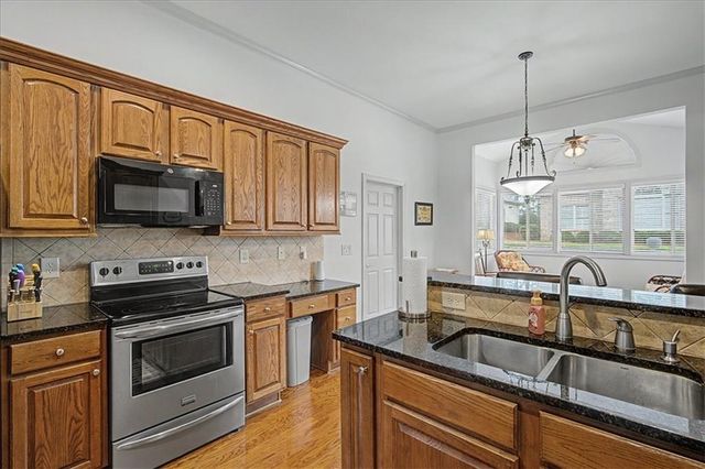 526 Mount Park Drive, Powder Springs, GA 30127