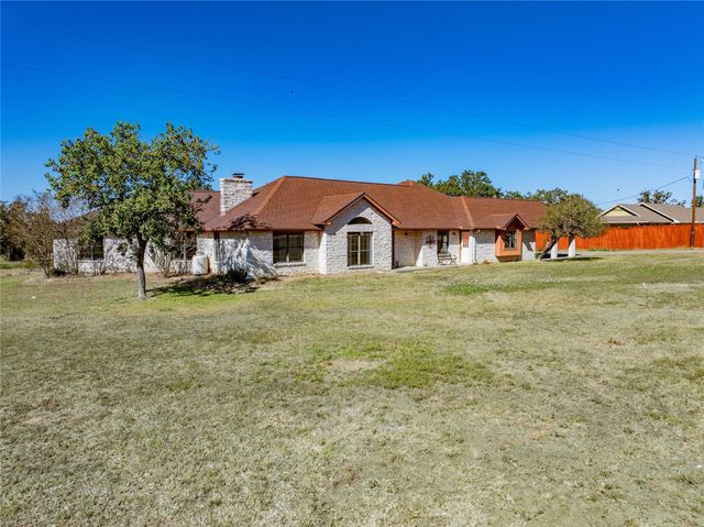 407 North Raymond RD, La Grange, TX 78945