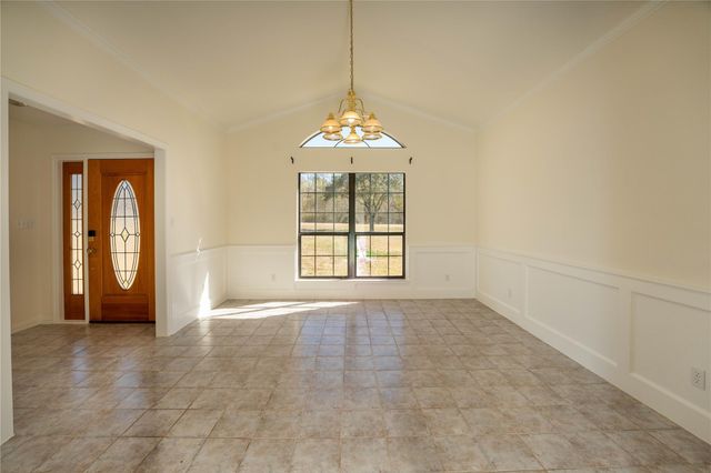 407 North Raymond RD, La Grange, TX 78945