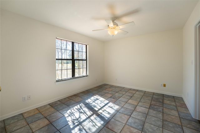 407 North Raymond RD, La Grange, TX 78945