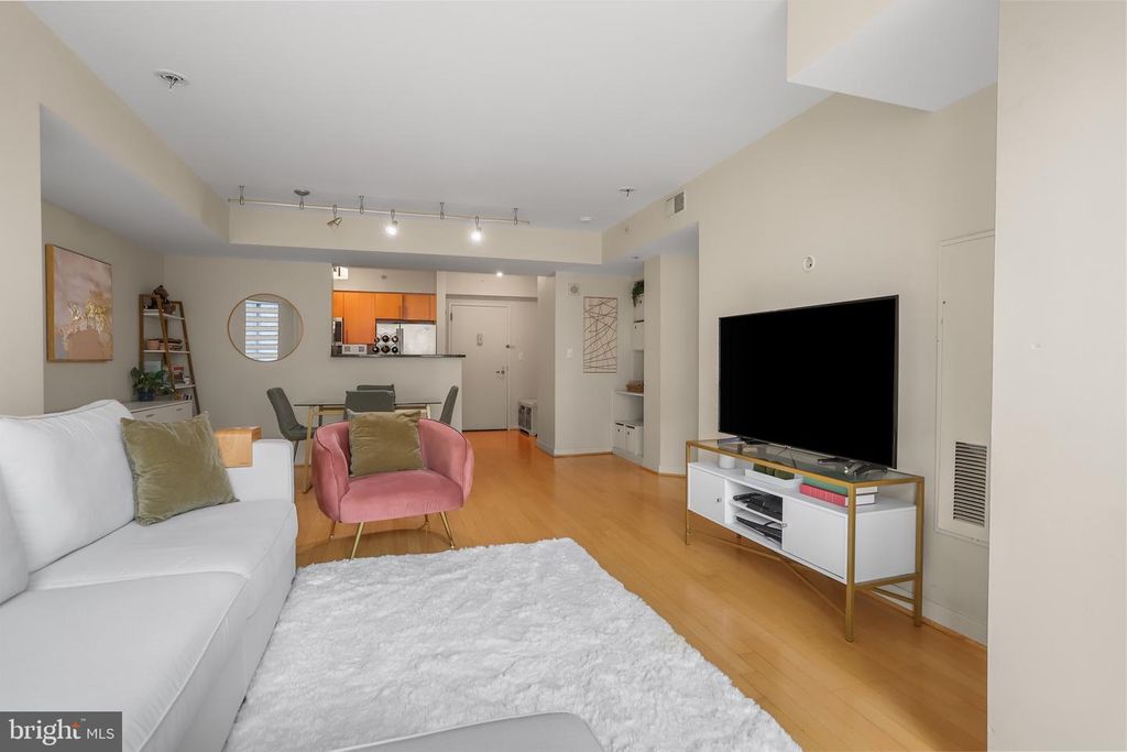 1000 NEW JERSEY AVE SE #911, Washington, DC 20003