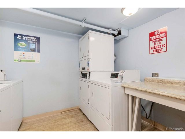 1008 N Corona St 303, Denver, CO 80218