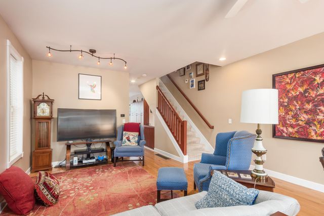 971 N 6th Street, Columbus, OH 43201