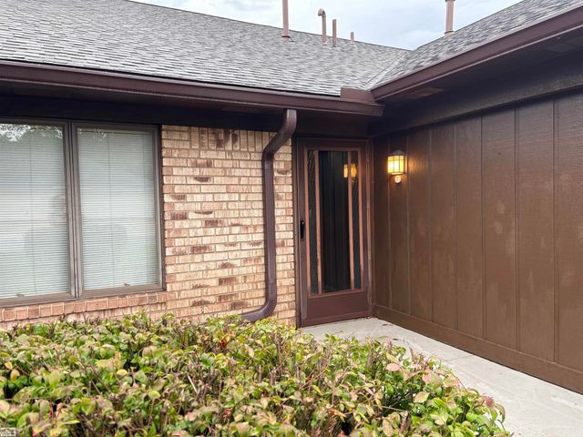 20349 Palm Meadow Dr Drive, Clinton Township, MI 48036