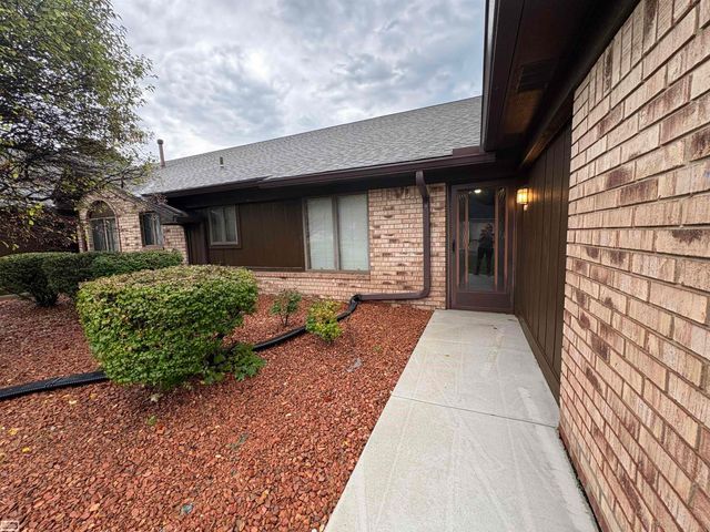 20349 Palm Meadow Dr Drive, Clinton Township, MI 48036