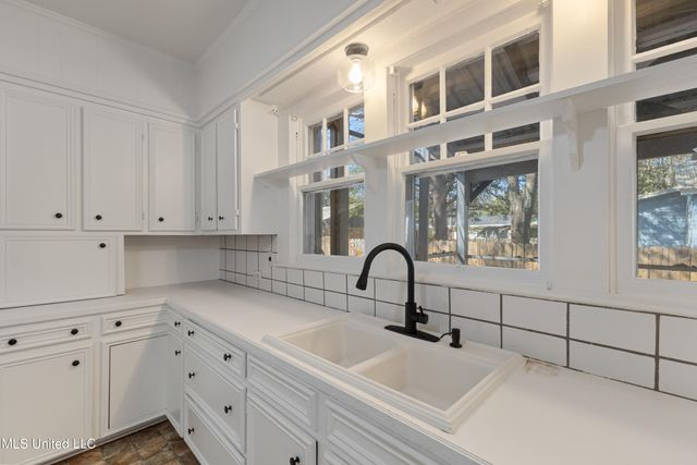 402 8th Avenue, Hattiesburg, MS 39401