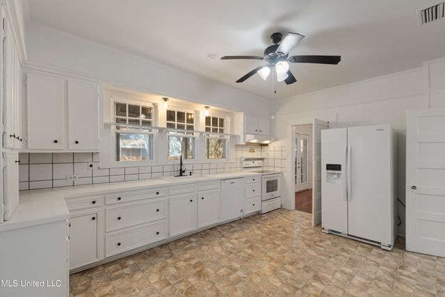 402 8th Avenue, Hattiesburg, MS 39401