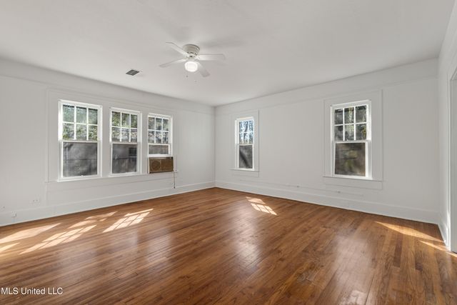 402 8th Avenue, Hattiesburg, MS 39401