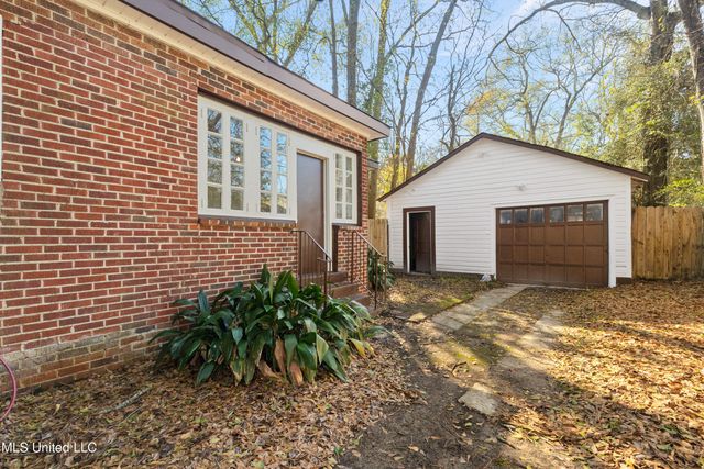 402 8th Avenue, Hattiesburg, MS 39401