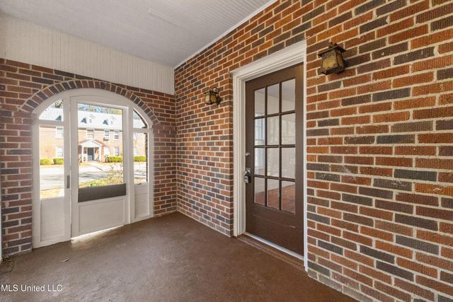 402 8th Avenue, Hattiesburg, MS 39401