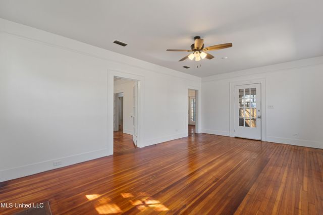 402 8th Avenue, Hattiesburg, MS 39401