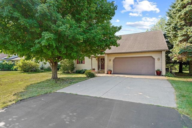 2875 WESTMOOR ROAD, Oshkosh, WI 54904