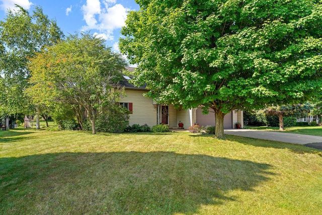 2875 WESTMOOR ROAD, Oshkosh, WI 54904
