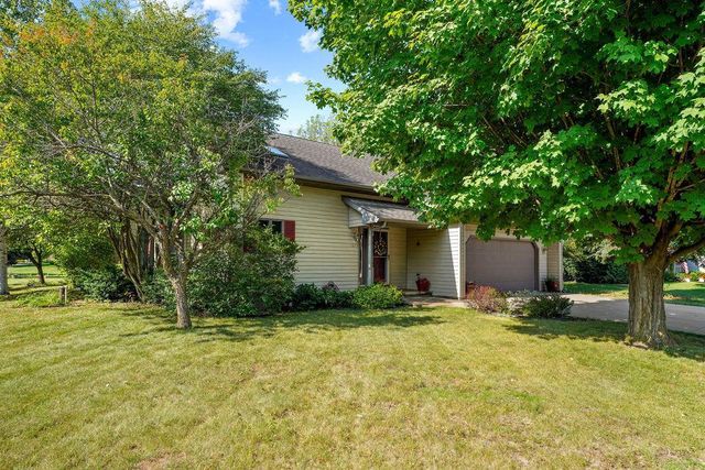 2875 WESTMOOR ROAD, Oshkosh, WI 54904