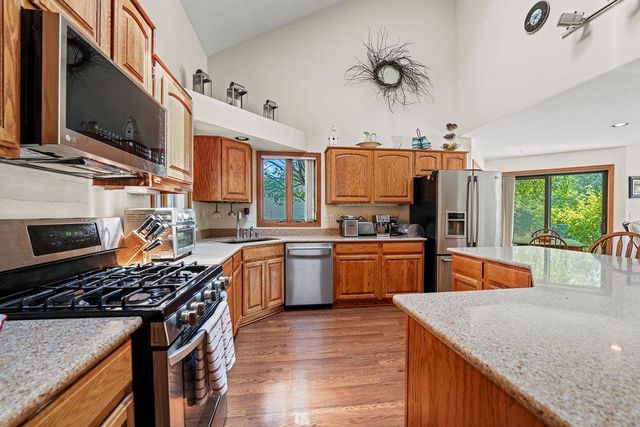 2875 WESTMOOR ROAD, Oshkosh, WI 54904