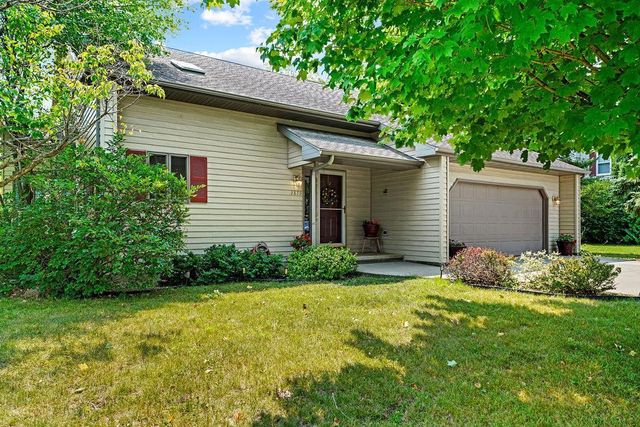2875 WESTMOOR ROAD, Oshkosh, WI 54904