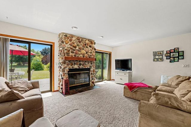 2875 WESTMOOR ROAD, Oshkosh, WI 54904