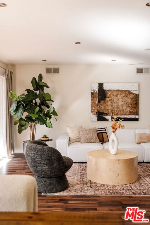 1121 N Olive Drive 210, West Hollywood, CA 90069 — photo 3
