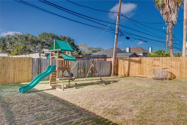 4737 Spring Fork Dr, Corpus Christi, TX 78413