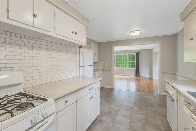 216 Strathmore Drive, Syracuse, NY 13207