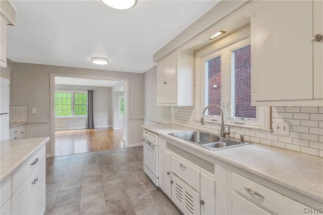 216 Strathmore Drive, Syracuse, NY 13207