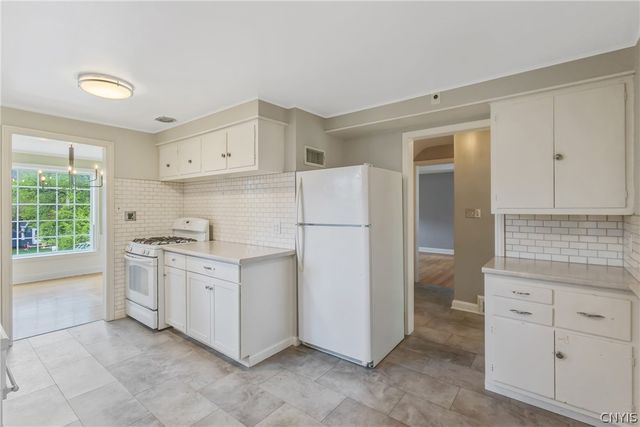 216 Strathmore Drive, Syracuse, NY 13207