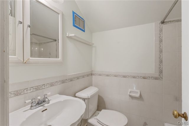 216 Strathmore Drive, Syracuse, NY 13207