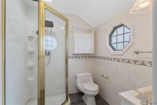 216 Strathmore Drive, Syracuse, NY 13207