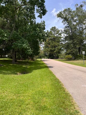 605 Elm St., Ellisville, MS 39437