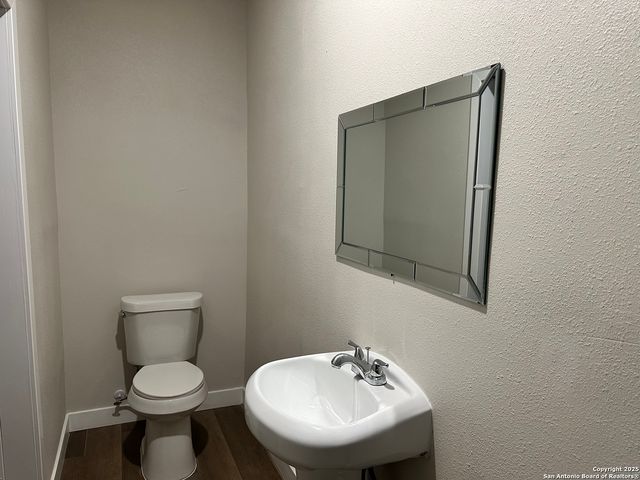 220 N Pinto, San Antonio, TX 78207