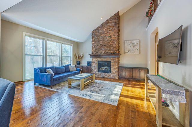 16899 E Lake Drive, Lakeville, MN 55044