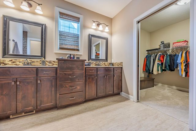 16899 E Lake Drive, Lakeville, MN 55044