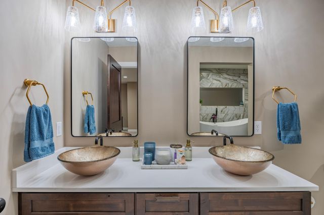 16899 E Lake Drive, Lakeville, MN 55044