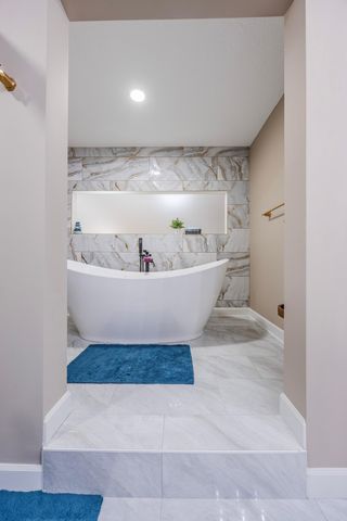 16899 E Lake Drive, Lakeville, MN 55044