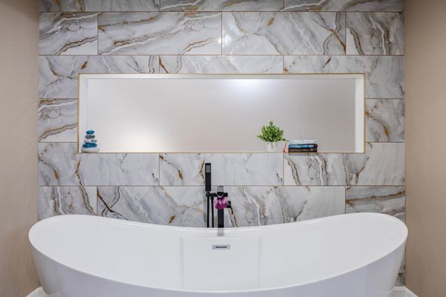 16899 E Lake Drive, Lakeville, MN 55044