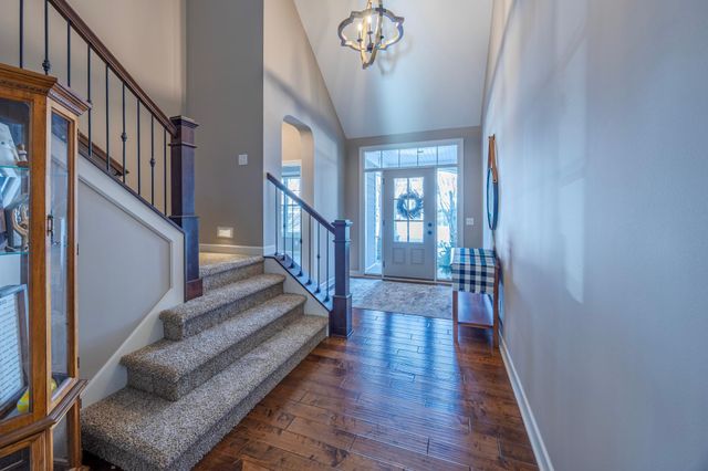 16899 E Lake Drive, Lakeville, MN 55044