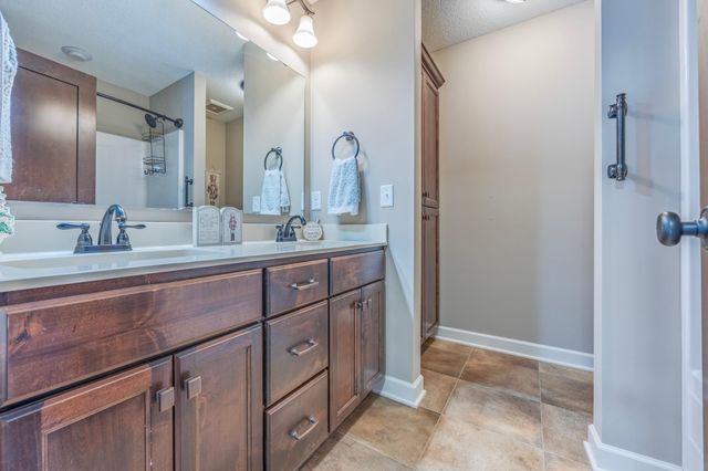 16899 E Lake Drive, Lakeville, MN 55044