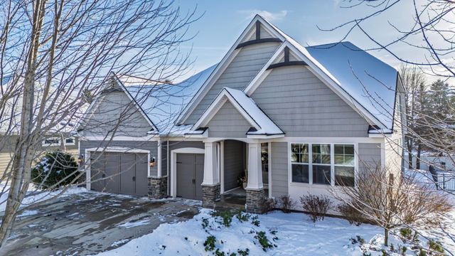 16899 E Lake Drive, Lakeville, MN 55044