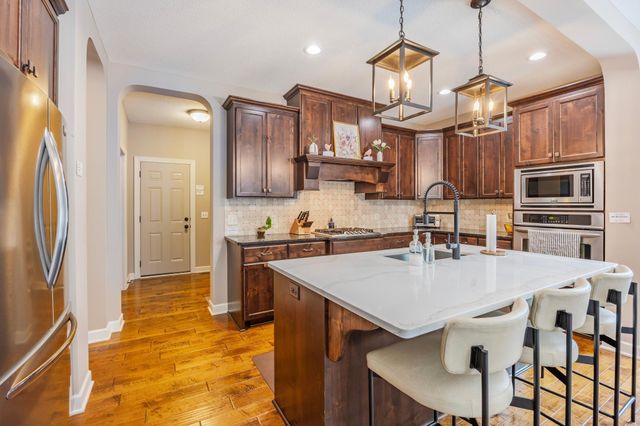 16899 E Lake Drive, Lakeville, MN 55044