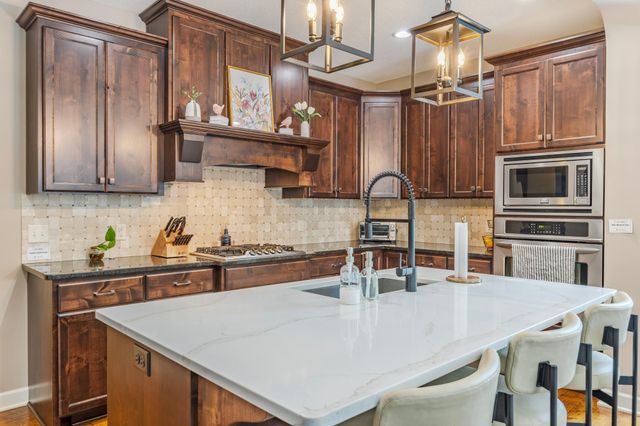 16899 E Lake Drive, Lakeville, MN 55044