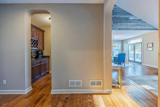 16899 E Lake Drive, Lakeville, MN 55044