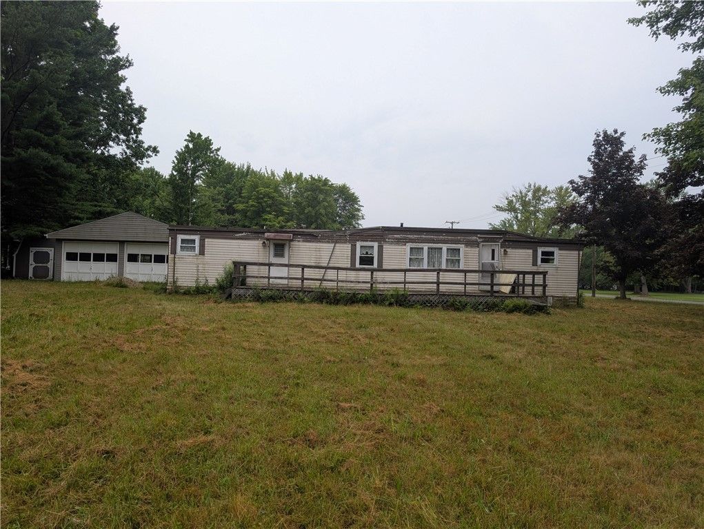 1521 Meadow Dr, Jamestown, PA 16134