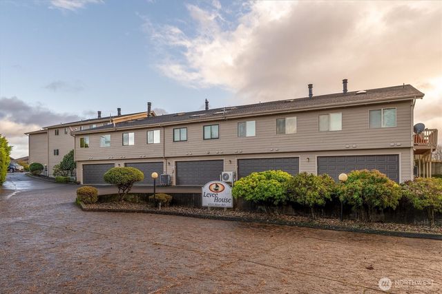 1310 River Road #9, Longview, WA 98632