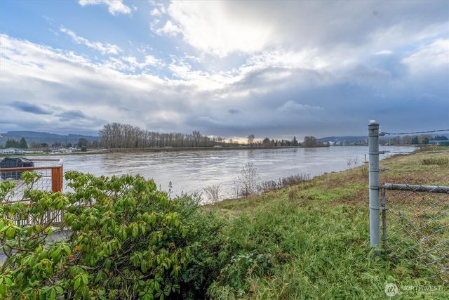 1310 River Road #9, Longview, WA 98632