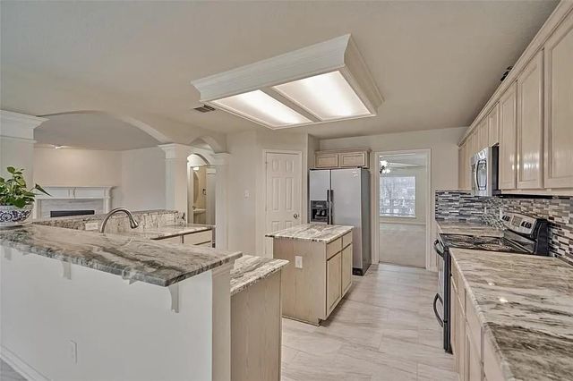 511 Elm Ridge Drive, Spring, TX 77386