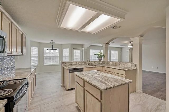 511 Elm Ridge Drive, Spring, TX 77386