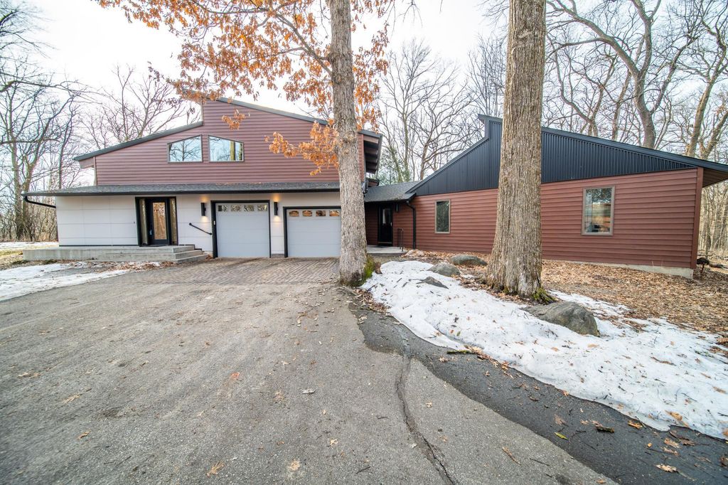 6835 Buckthorn Dr NW, Rochester, MN 55901