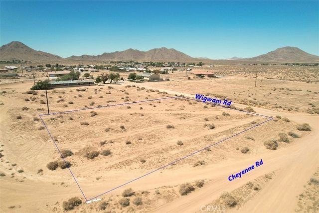 23 Wigwam Road, Apple Valley, CA 92307
